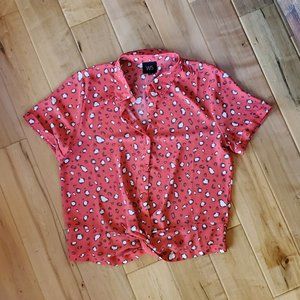 W5 CORAL LEOPARD PRINT ROLL CUFF BUTTON DOWN TWIST FRONT TOP - WOMEN'S LARGE